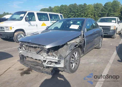 2016 Mercedes-Benz C 300 4Matic z USA, uszkodzony, nr VIN 55SWF4KBXGU127301